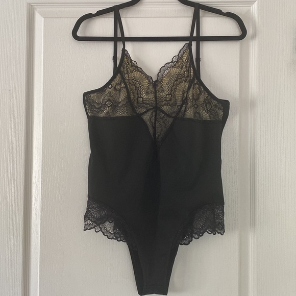 Plus Size Lace bodysuit with adjustable straps Size 4XL - Picture 10 of 14
